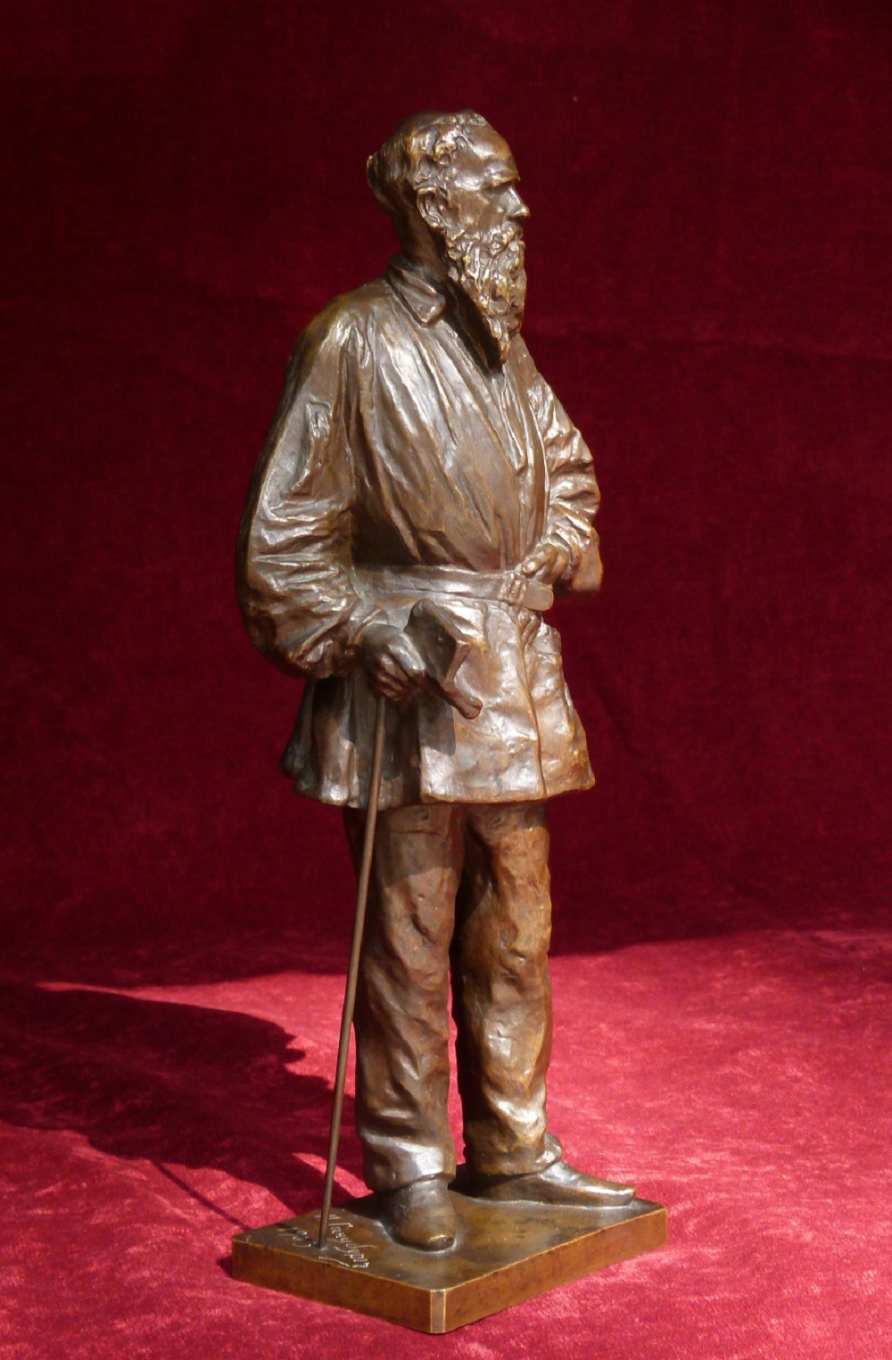ilya-ginzburg - leo-tolstoy-bronze-figure-sculpture-ginzburg